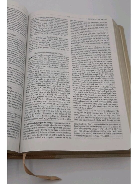 The Womans Study Bible New King James NKJV Tan Cream Leathersoft Nelson 2006 - Picture 7 of 11